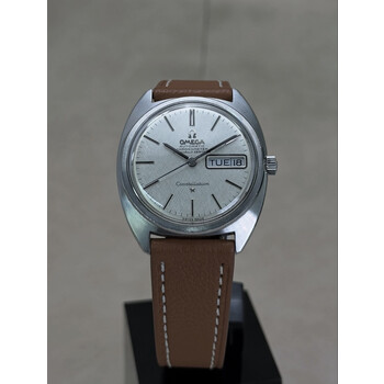 35mm • 1968 Omega Constellation C-Shape Silver Linen Dial ref.168.019 cal.751
